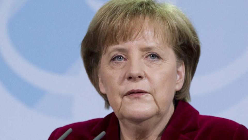 Angela Merkel'den Avrupa Ordusu açıklaması