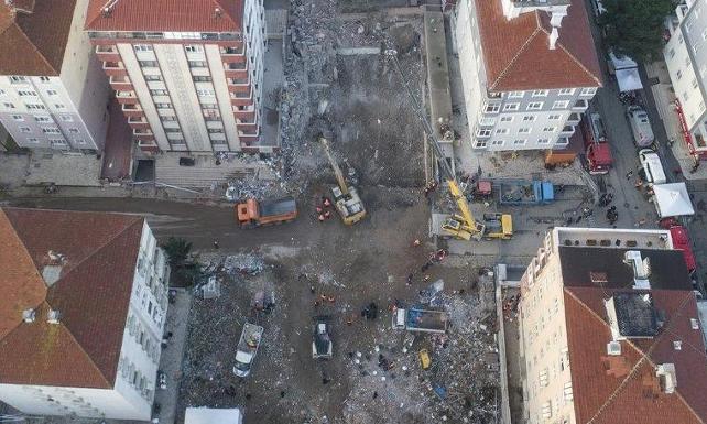 Kartal'da çöken bina için ön inceleme raporu: Yıkanmamış deniz kumu kullanıldı Kartal'da çöken bina için ön inceleme raporu: Yıkanmamış deniz kumu kullanıldı