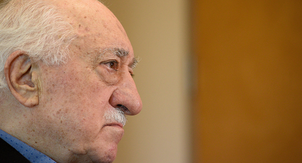 Akit TV yorumcusu: Fethullah Gülen gözaltına alındı, sabaha doğru Türkiye'ye getiriliyor Akit TV yorumcusu: Fethullah Gülen gözaltına alındı, sabaha doğru Türkiye'ye getiriliyor