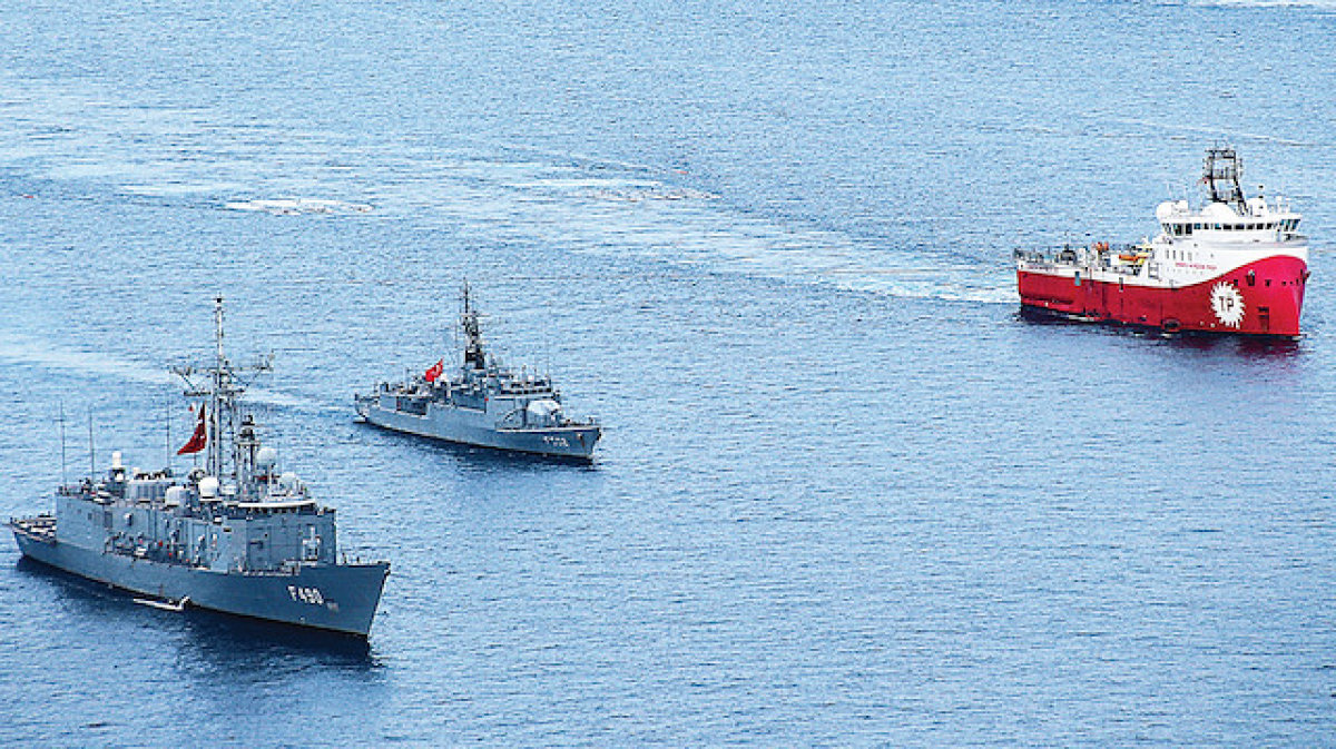 Türk Donanması Doğu Akdeniz'de 7 Gemiyi Durdurdu