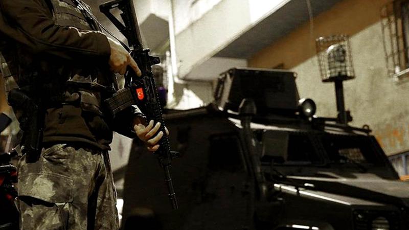 MİT ve Emniyet'ten ortak operasyon! 'Kırmızı Bülten'le aranan 2 IŞİD'li terörist yakandı