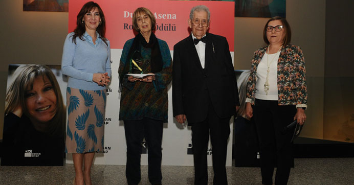 Duygu Asena Roman Ödülü Zehra İpşiroğlu'na verildi